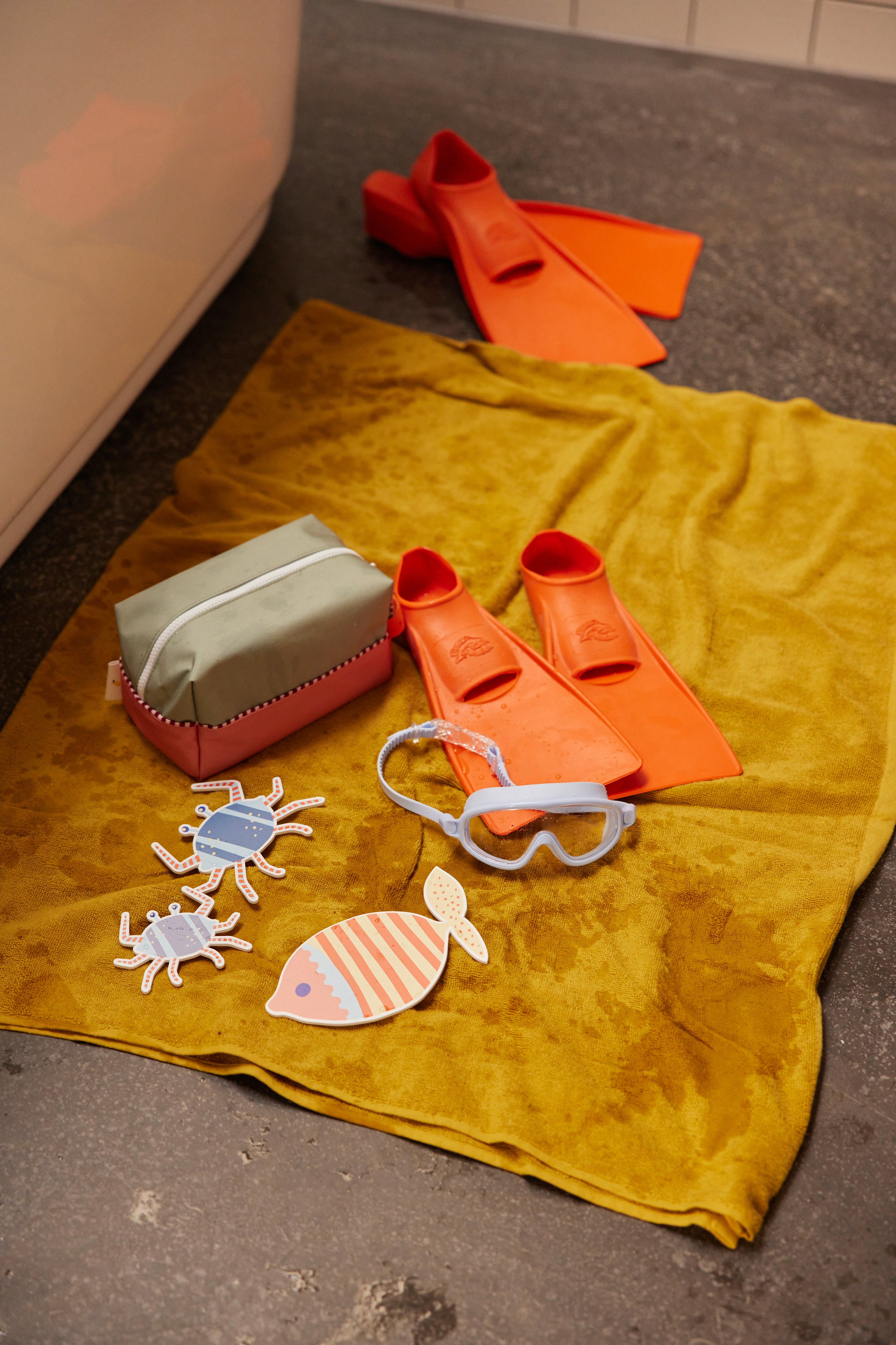 Toiletry Bag in Shark Grey