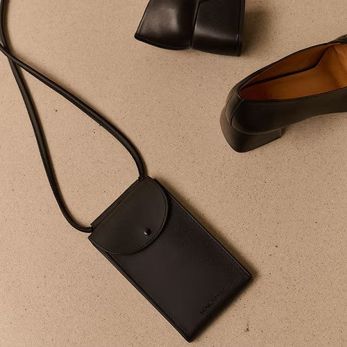 Phone pouch in Black
