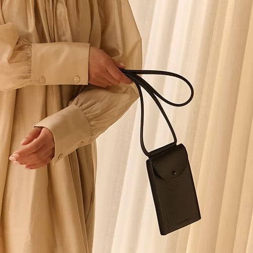 Phone pouch in Black